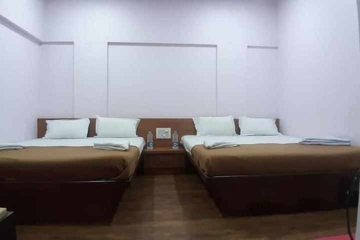 Room 8 of 32