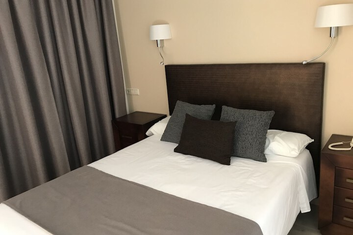 Room 4 of 34