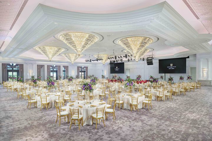 Ballroom/Hall 38 of 43