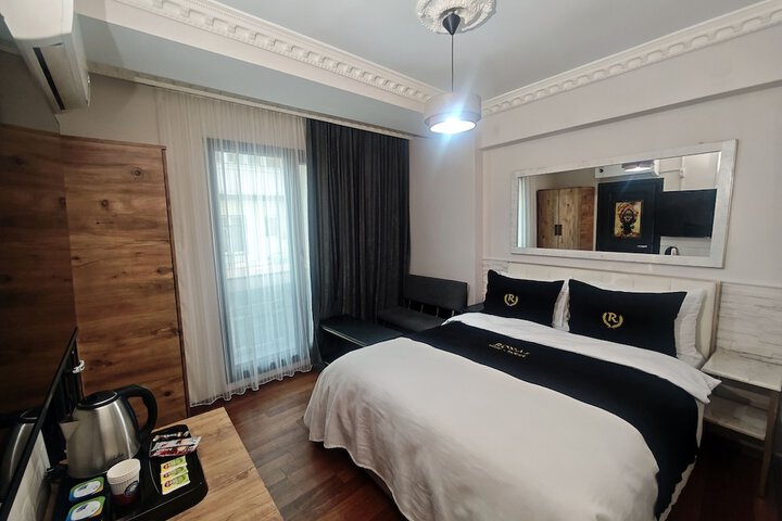 Room 33 of 71