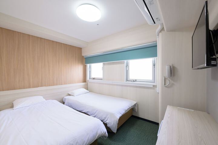 Room 20 of 48