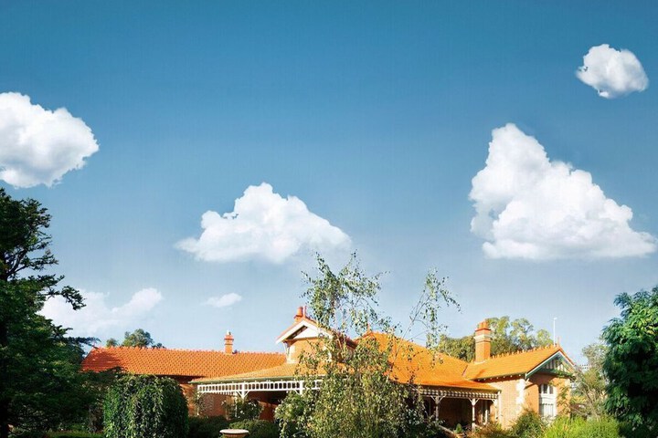 Hotel Exterior 34 of 35