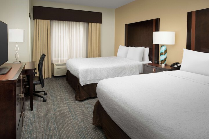2 Queen Beds (14 of 15)
