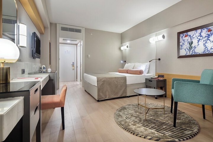 Room 4 of 101