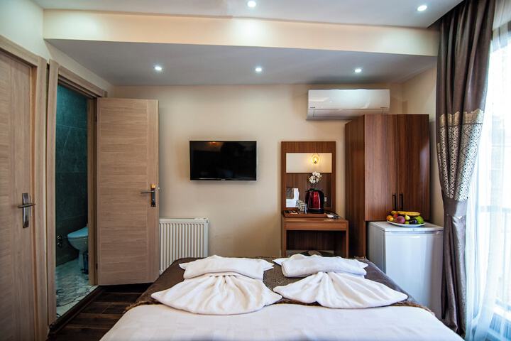 Room 43 of 62