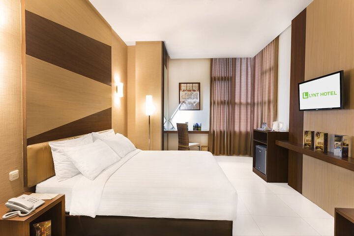 Room 5 of 20
