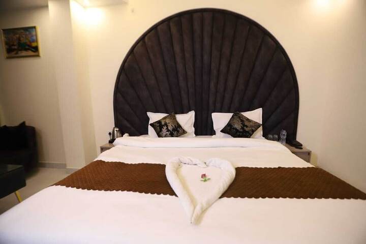 Room 10 of 53