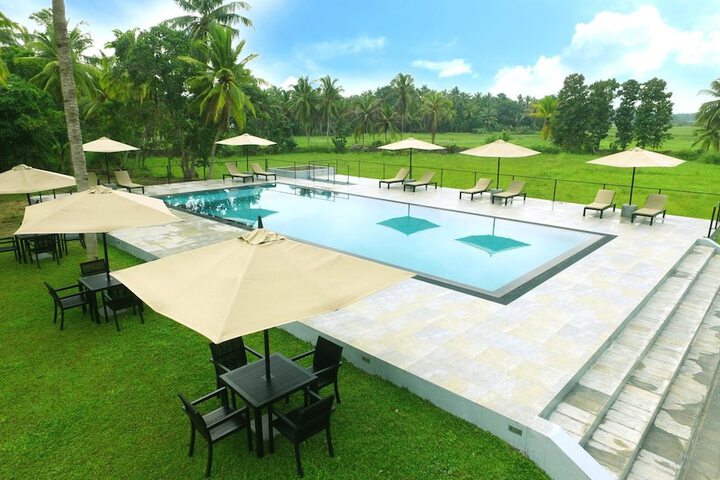 Pools & Facilities