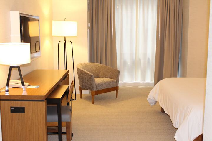 Room 10 of 82