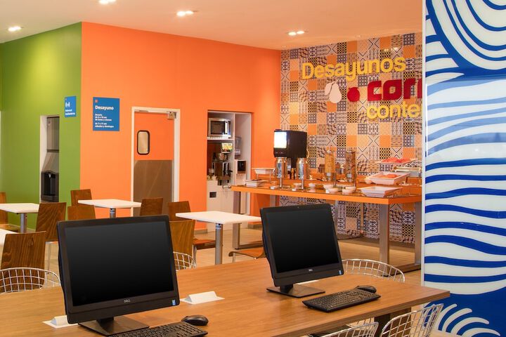 Business Center 40 of 42