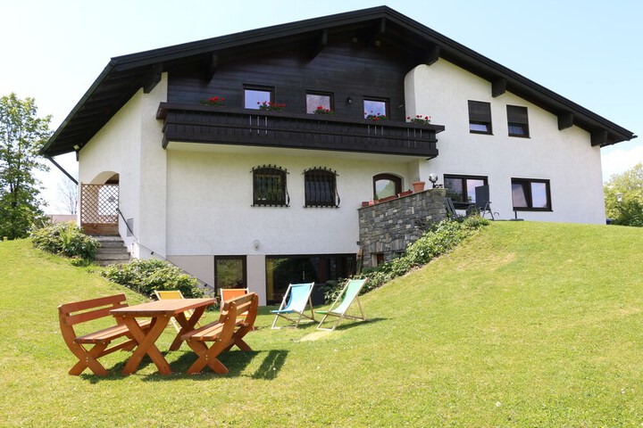 Hotel Exterior 75 of 79