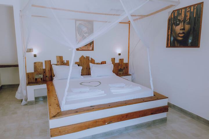 Room 4 of 55