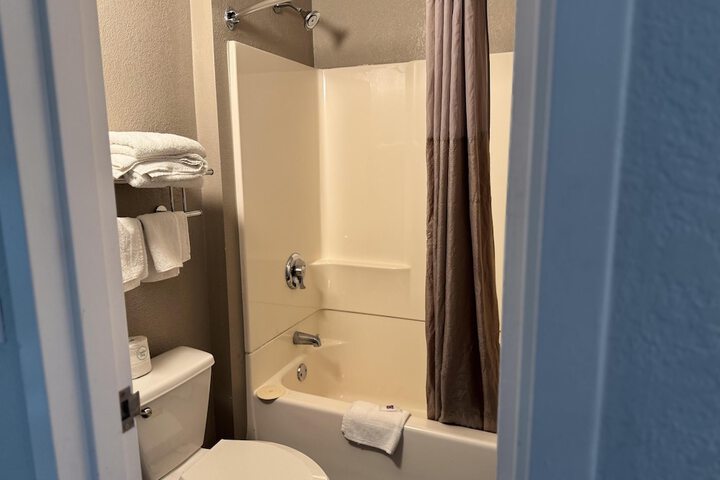 Room 14 of 27