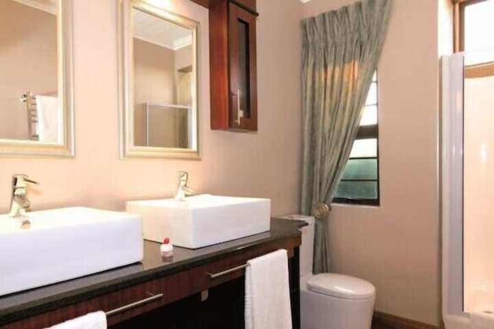 Room 35 of 61