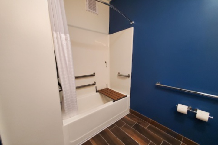 Room 120 of 336