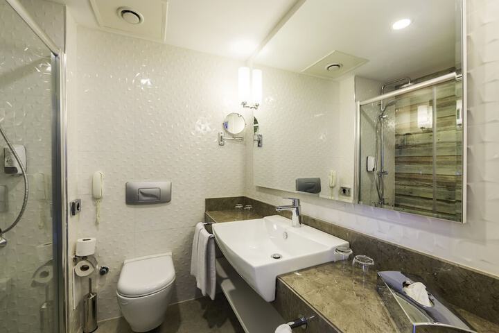 Room 40 of 122