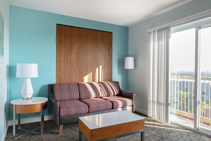 Room 12 of 24