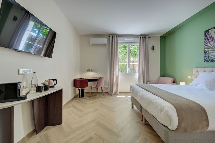 Room 22 of 61