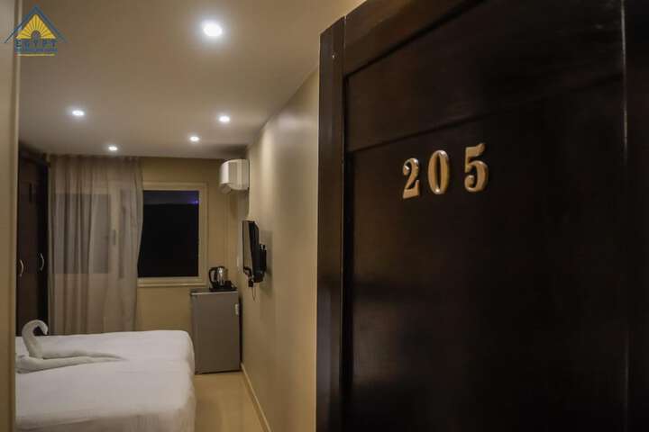 Room 13 of 89