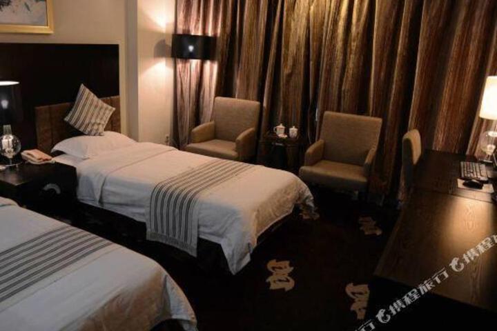 Fengshu Hot Spring Hotel