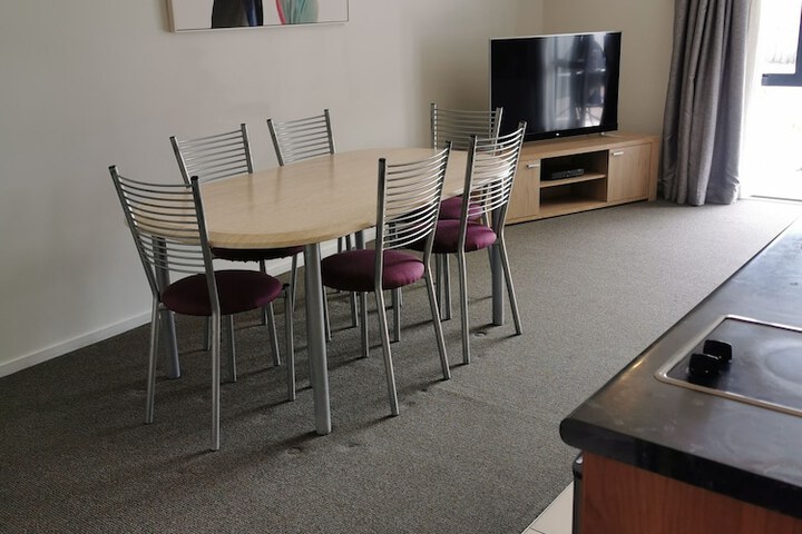 Room 32 of 48