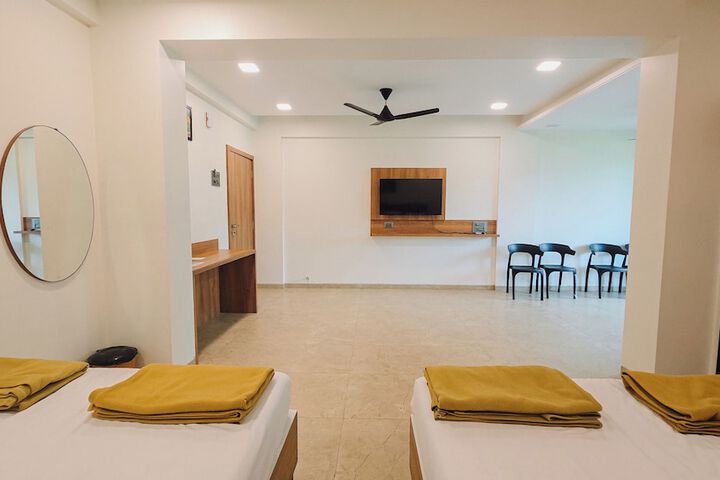 Room 28 of 125