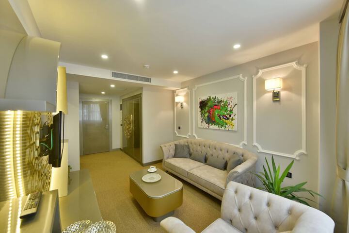 Room 47 of 102