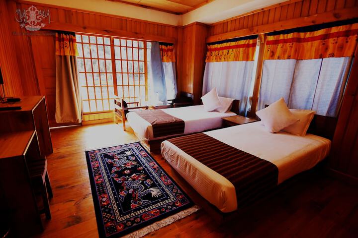 Room 3 of 27