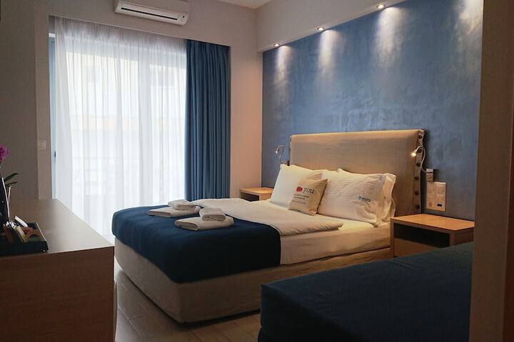 Room 8 of 38