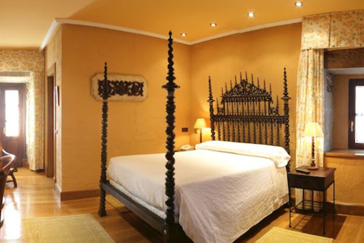 Room 5 of 40