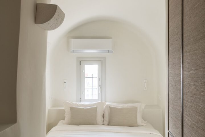 Room 11 of 110