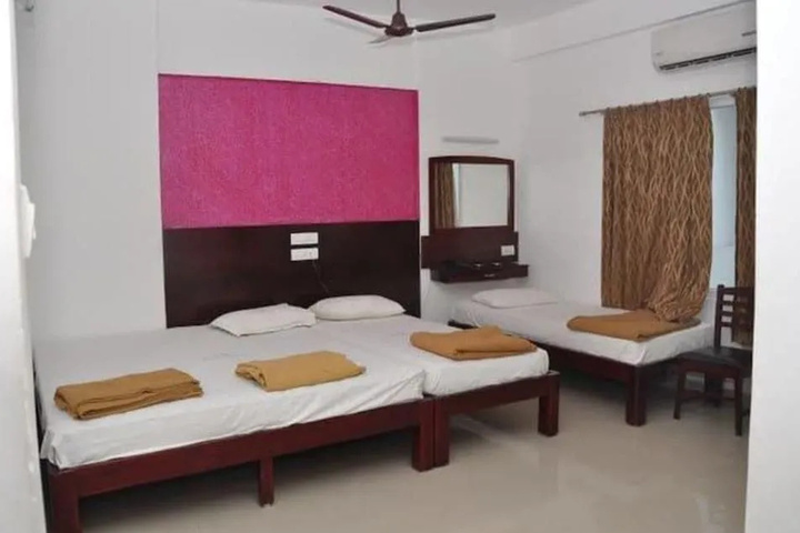 Room 4 of 17