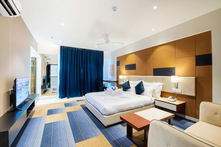 Isuite Hotel Kharadi Pune in Pune