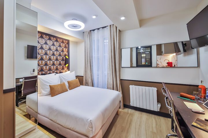 Room 9 of 116