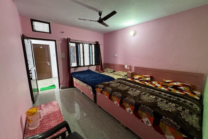Room 2 of 9