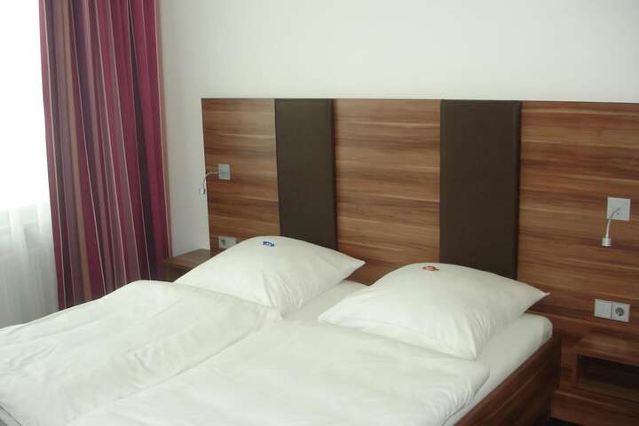 Room 6 of 20