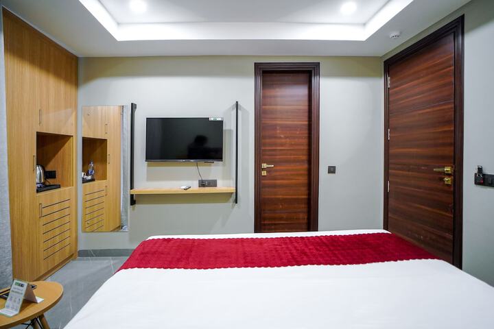 Room 25 of 73