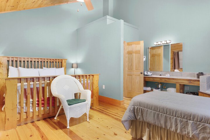 1 King Bed (27 of 40)