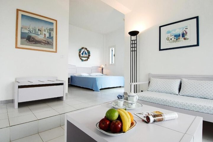 Room 6 of 52