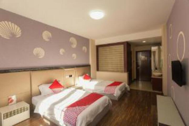 Room 5 of 6
