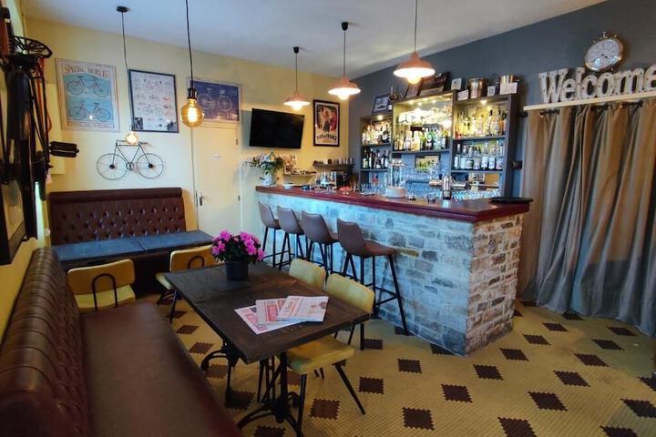 Lounge 70 of 75