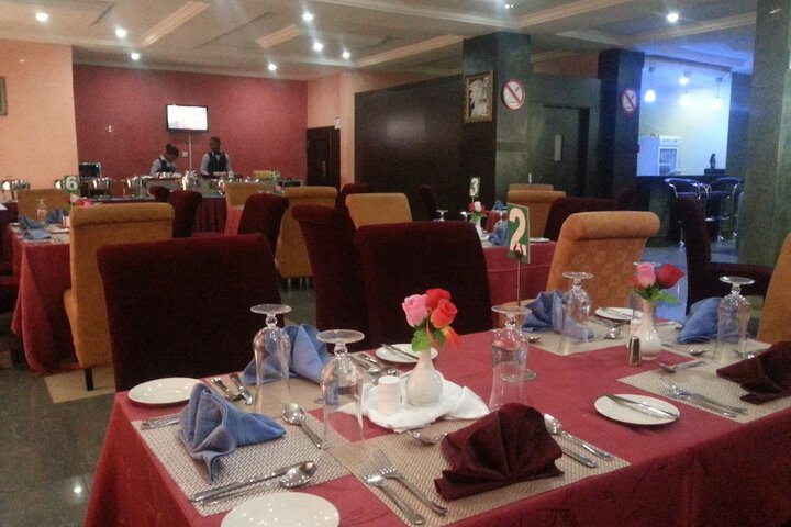 Dining 22 of 35