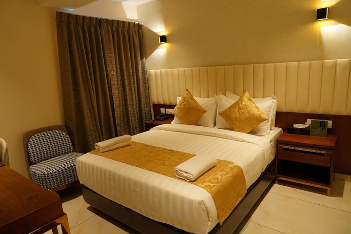 Room 9 of 87