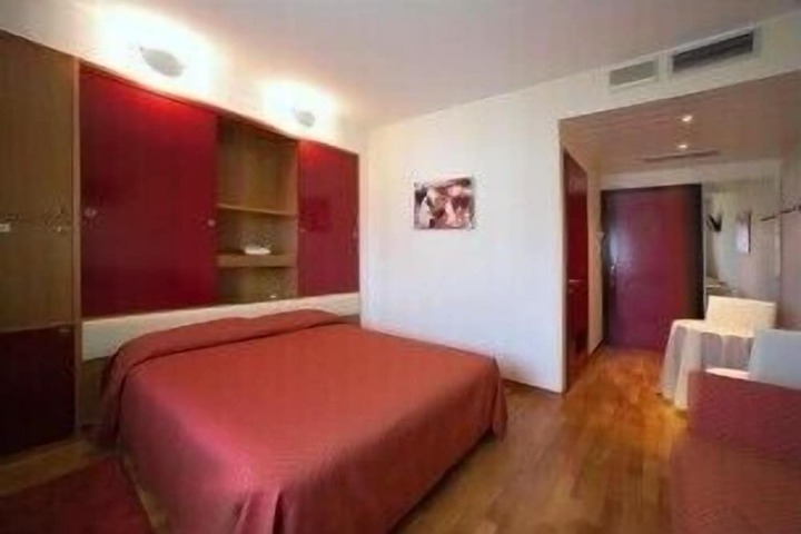 Room 7 of 55