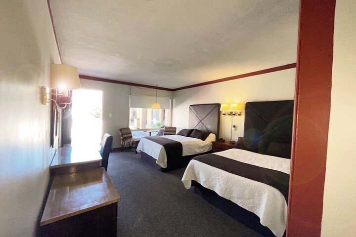 Room 3 of 16