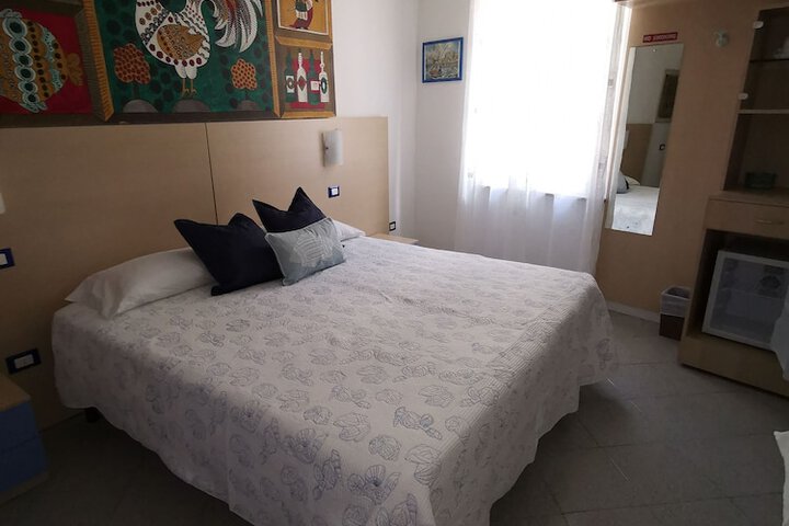 Room 3 of 45