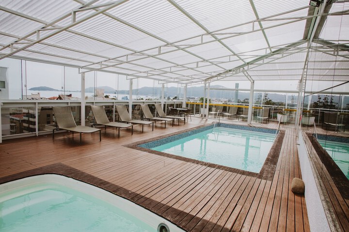 Pools & Facilities