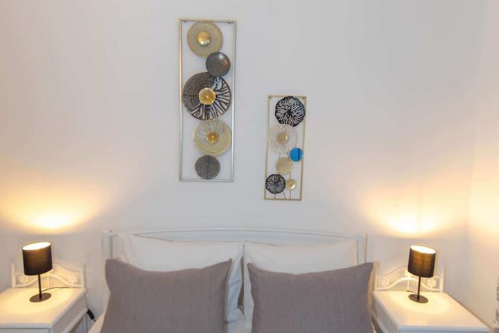 Room 25 of 47