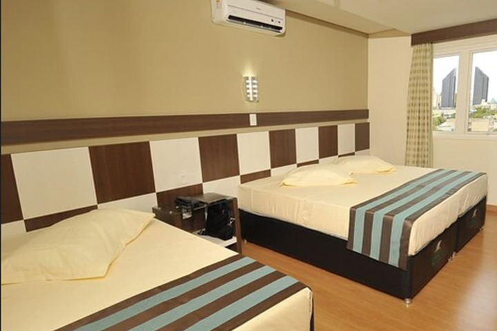 Room 13 of 34