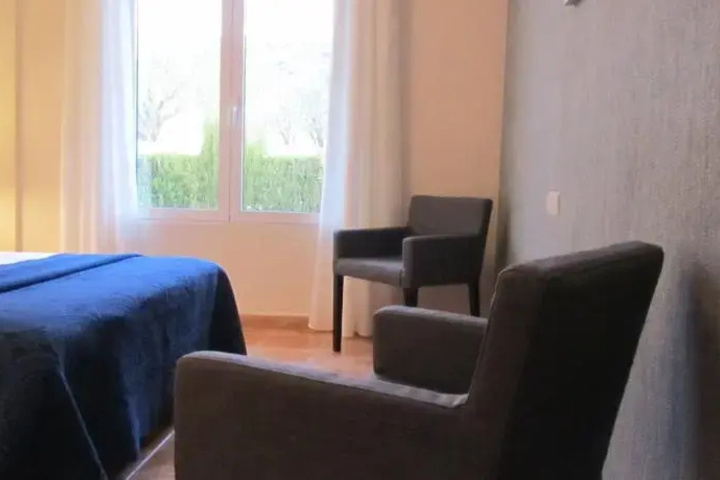 Room 3 of 9